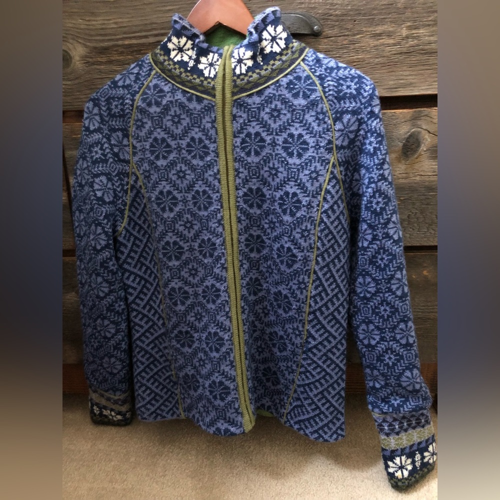 Icelandic Design Women’s Sweater